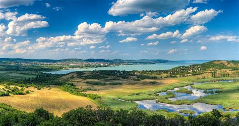 Látkép Balatonfenyvesről a Balaton déli partján