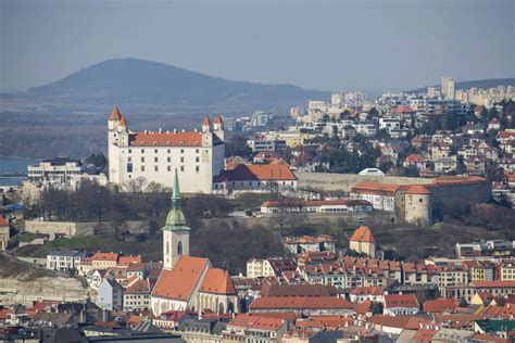 Pozsony történelmi belvárosa sétán