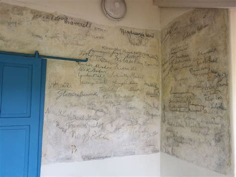 Autogramfal a Babits-házban