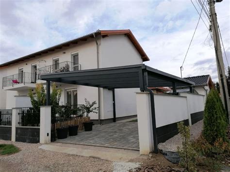 Fa szerkezetű autóbeálló