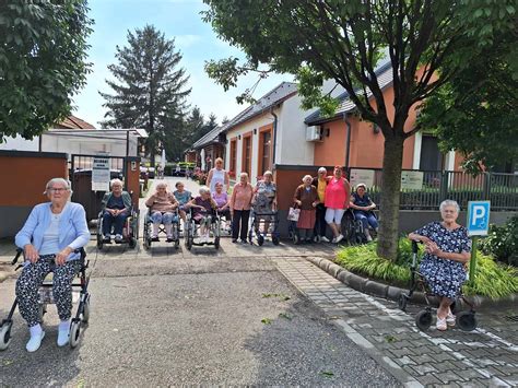 Idősek otthona épülete