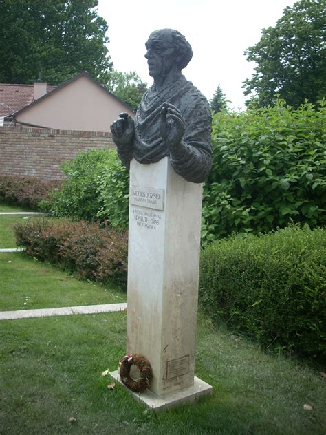 Szobor a Zalaegerszegi Vizslaparkban