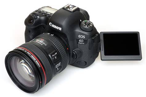 Infografika: EOS 6D Mark II fő jellemzői - szenzor, AF, kijelző, kapcsolati lehetőségek
