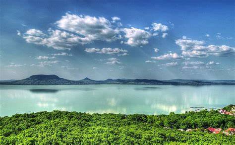 Balaton északi part - panoráma és strandkép