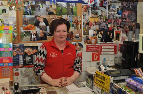 Áruházak és kisboltok versenye