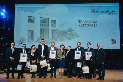 Társasház épület homlokzata