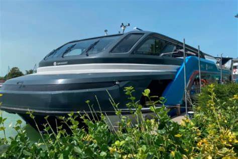 Red Dot és iF Design díjakat nyert Balaton katamarán látványtervek