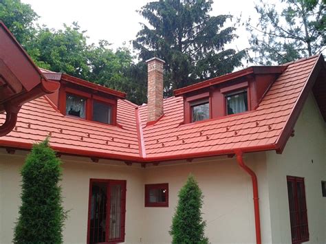 Különböző fémlemez tetőfedés minták