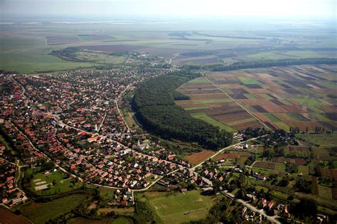 Tiszacsege látképe