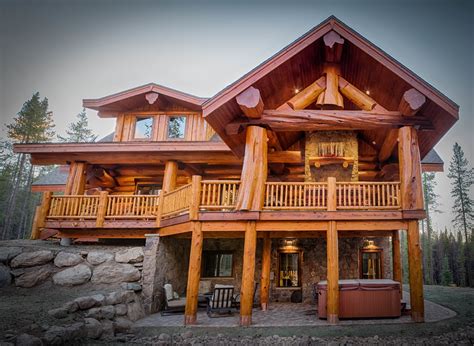 Pioneer Log Homes által épített luxus rönkház