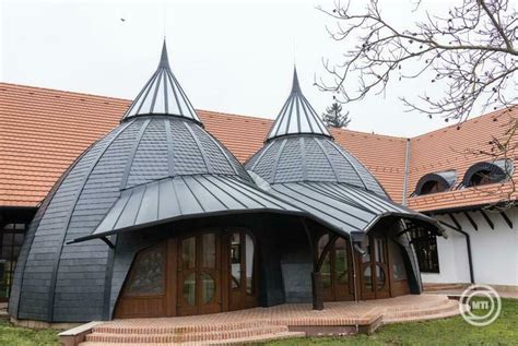 Steindl Imre tervei alapján épült épület homlokzata