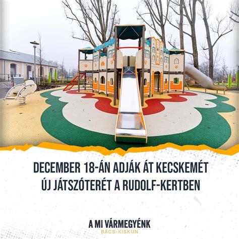 Családok a játszótéren egy lakóparkban