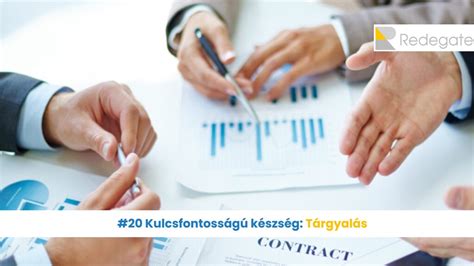 Ingatlanügynök tárgyalás közben