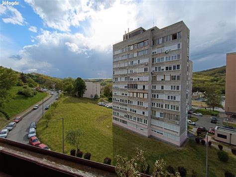 Medves körút - panelház külső és panoráma