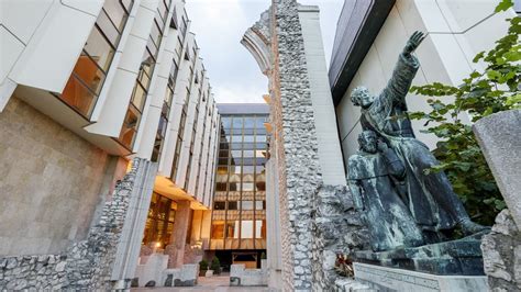 A Hilton Budapest történelmi épülete és a Várnegyed