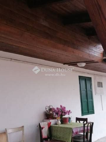 A Kornis-udvarház fafödémes festése