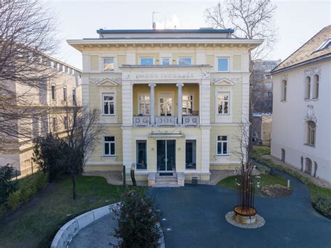 Klösz György és Fia Grafikai Műintézet épülete