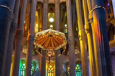 A Sagrada Família belső tere - fára emlékeztető oszlopok