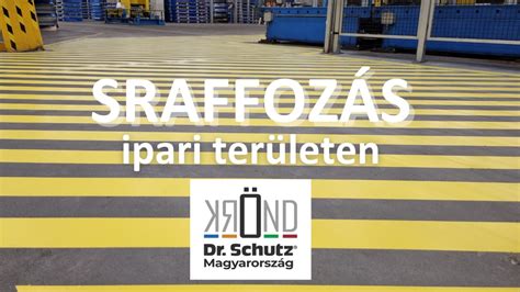 Tehergépjárművek ipari térkövezett területen