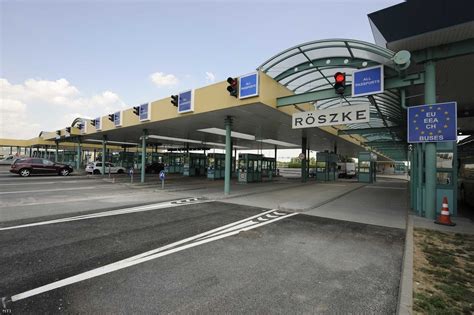 Teherautó rakodás közben