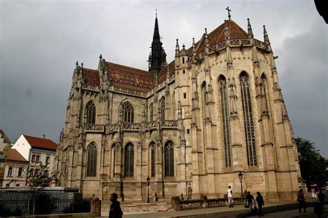 A Szent Erzsébet főoltár részlete