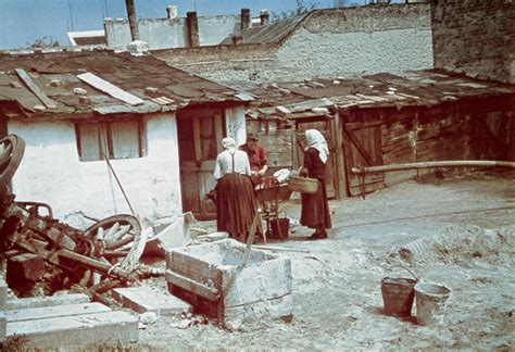 Kép a Mária Valéria-telep szükséglakásaiból