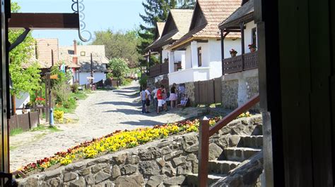 Hollókő festői falukép