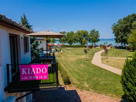 Panoráma a Balatonra Zamárdi Kő-hegyről