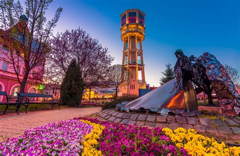 Siófok panorámája a Balatonnal
