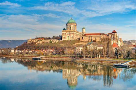 Esztergom-Kertváros látképe, utcarészlet a Sport utcából