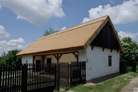 Szegedi napsugaras oromdíszítéses alföldi parasztház