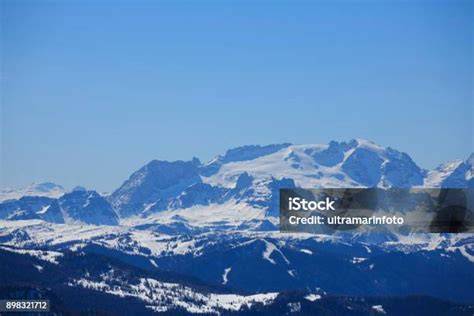 Hegyvidéki panoráma Sirokban