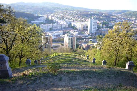 Salgótarján látképe a hegyekkel