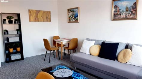 Igényesen felújított belvárosi lakás