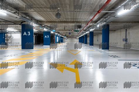 Mélygarázs bejárat