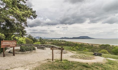 Panorámás tengerparti kilátás és Olümposz