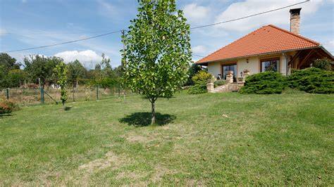 Panorámás családi ház kép Galambok
