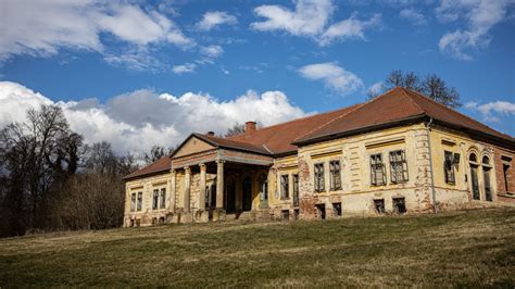 Példa a helyi védett épületek jelölésére