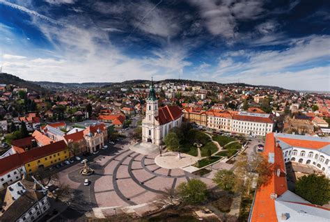 Szekszárd belvárosi megyeháza és környezete