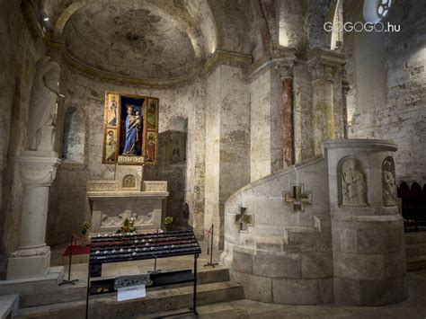 Az oladi templom belső tere