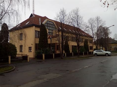 Földhivatali épület