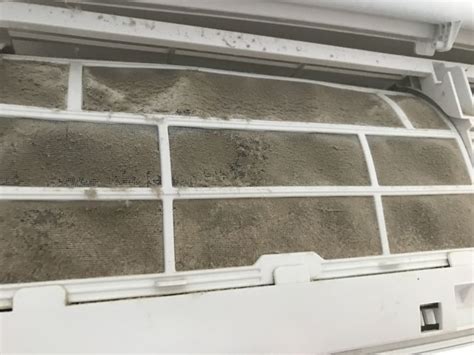 Légkondicionáló beltéri egység tisztítása spray-vel