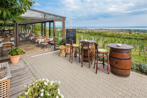 Terasz kilátással a Balatonra