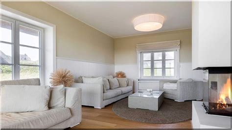 Különböző stílusú nappalik illusztrációja