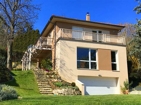 Lejtős telek beépítési lehetőségei