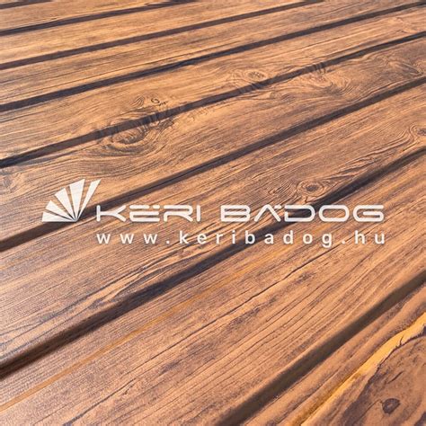 Különböző színű és mintázatú trapézlemezek mobilgarázsokhoz