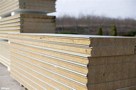 Szendvicspanel falpanelek összeépítése