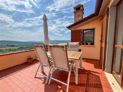 Modern apartman terasszal és balatoni kilátással