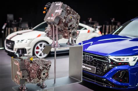 Infografika: Győri Audi motorgyártás területei és gyártósorai