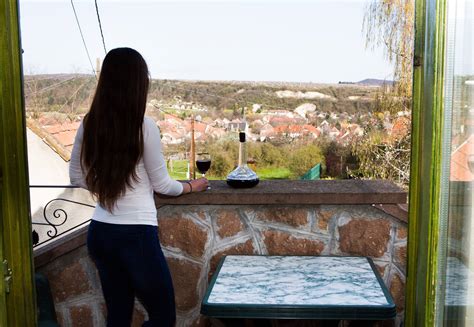 Kilátás az Ajkai tóra egy erkélyről